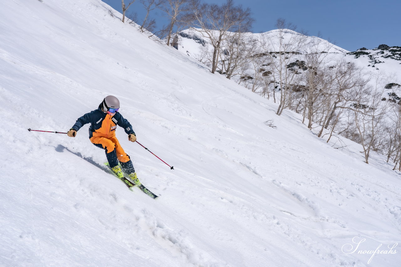 TeamKP・秋山穂香さんが滑る、絶景・春の大雪山旭岳(*^^*)